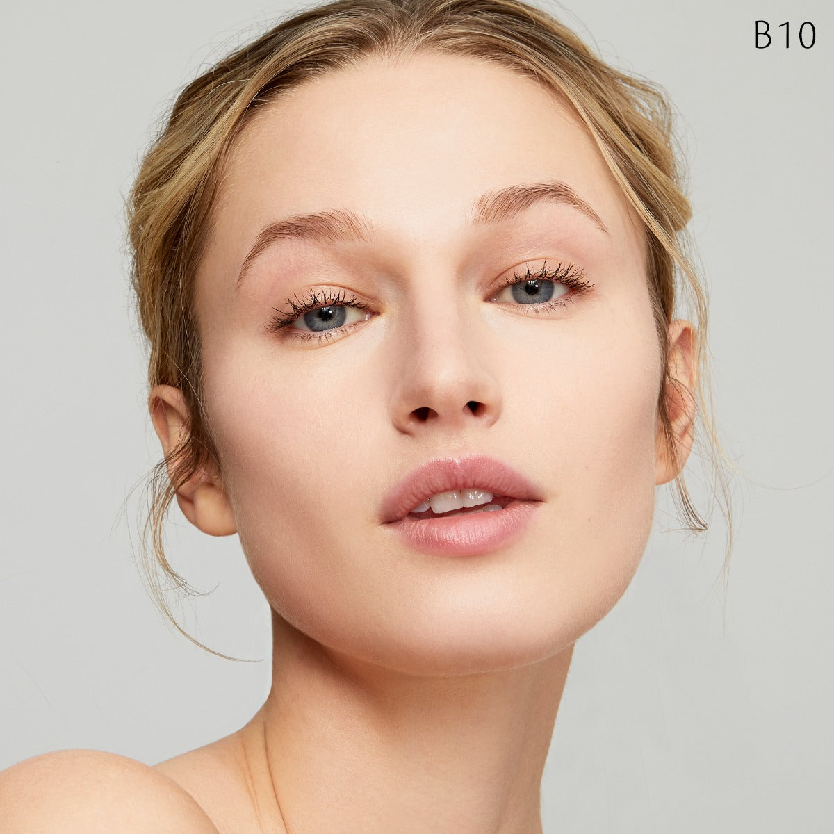 Radiant Fluid Foundation Natural Broad Spectrum SPF 25 Sunscreen