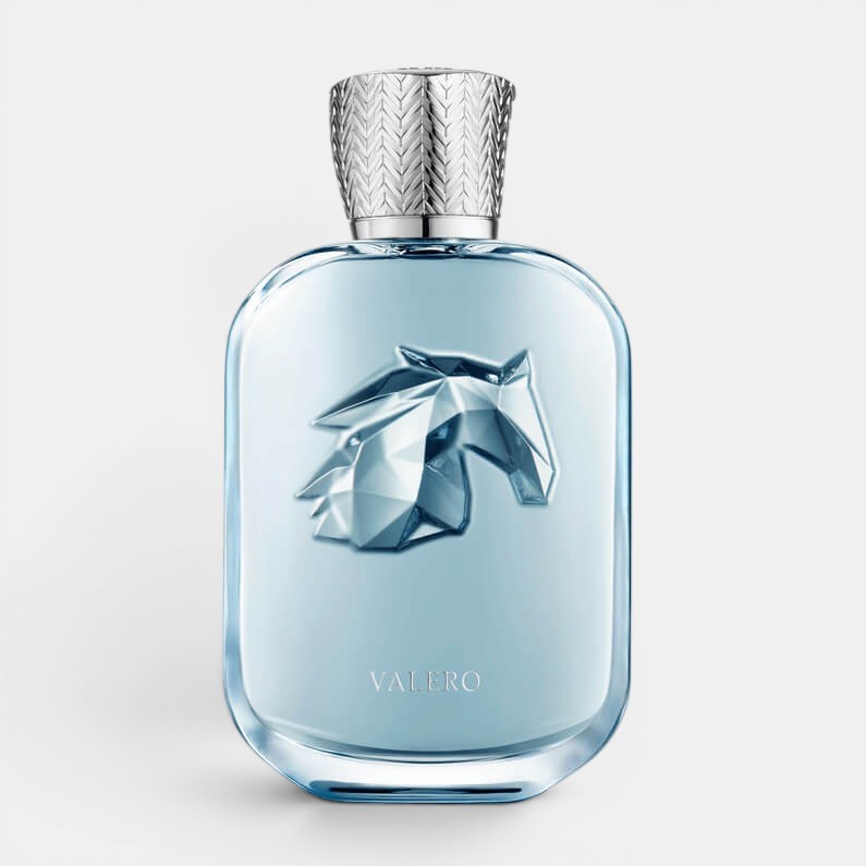 Valero extrait de parfum positioned upright, unboxed, with a white background. A sophisticated woody scent.