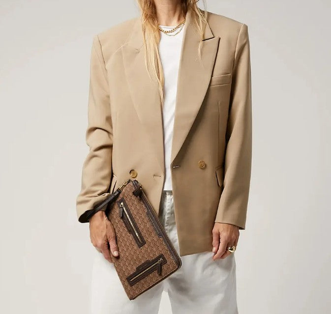 Journey Essentials In Dark Earth Beige