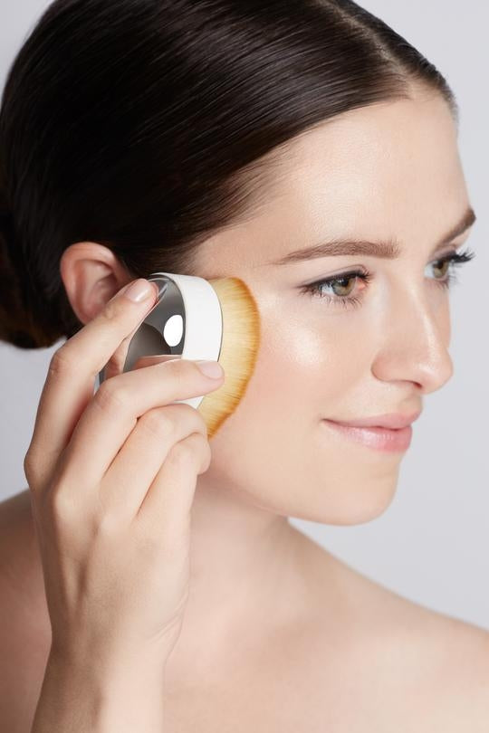 Elite Smoke Palm Brush