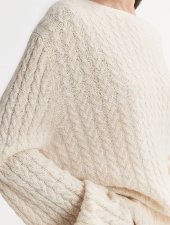 Oversize Cable Feather White