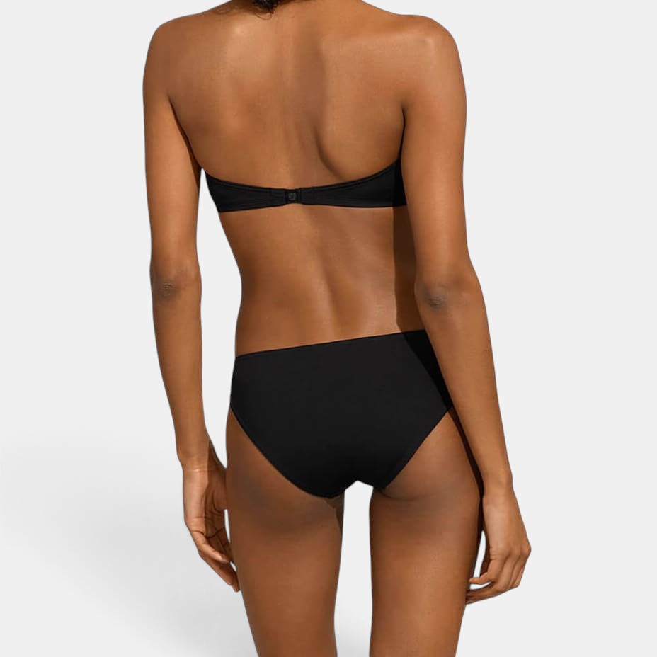 Back view of a model wearing the Shop Rescue Spa Gang Noir black bikini set with a thin back strap
