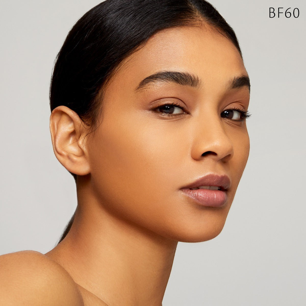 Radiant Fluid Foundation Natural Broad Spectrum SPF 25 Sunscreen