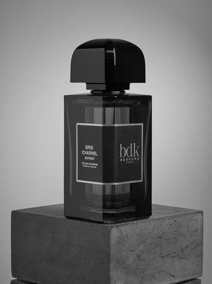 Gris Charnel Extrait