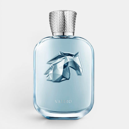 Valero extrait de parfum positioned upright, unboxed, with a white background. A sophisticated woody scent.