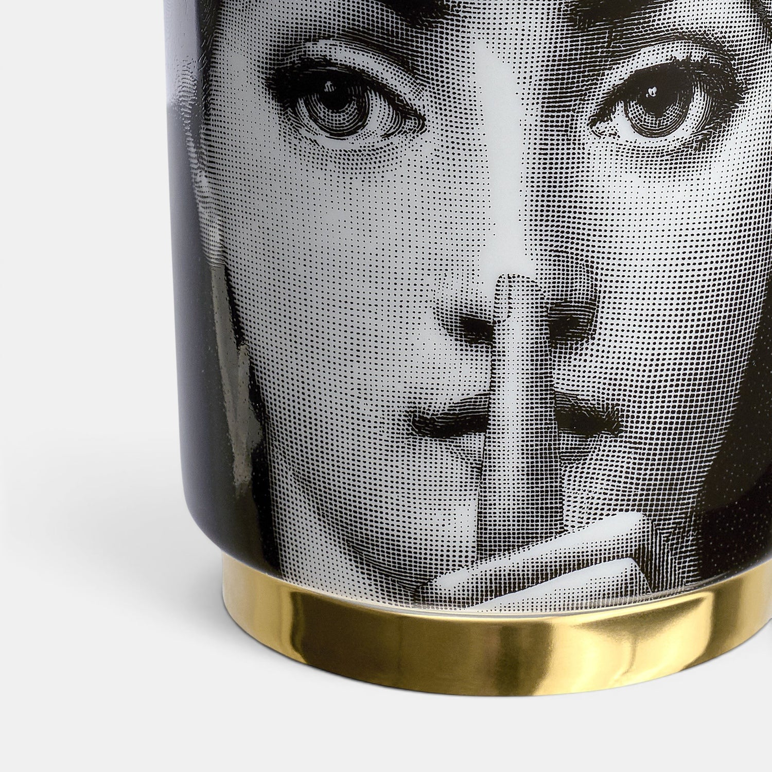Silenzio Scented Candle