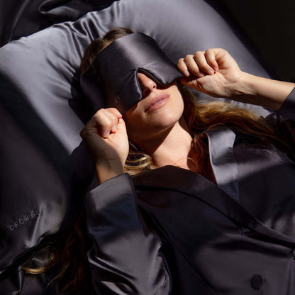 Moonlight Shadow Queen-Sized Silk Pillowcase