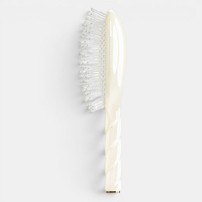 N.04 Large Miracle Detangling Scalp Brush by La bonne Brosse, side view