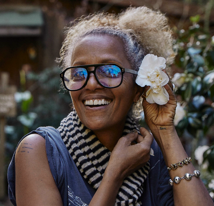 Caddis RCA Gloss Black