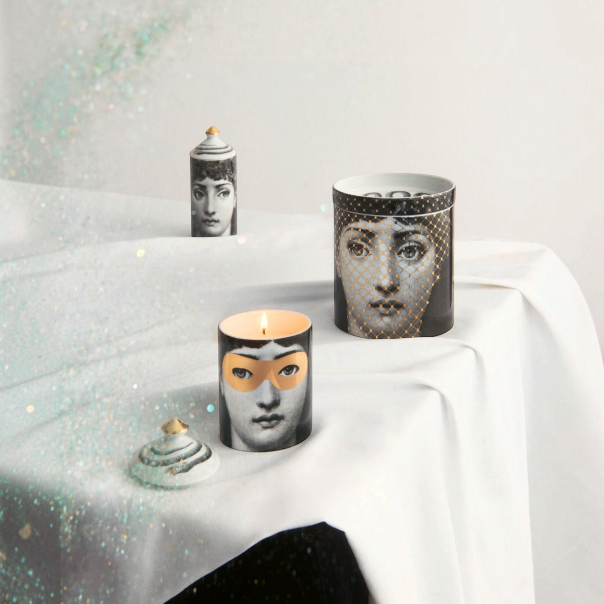 Shop Rescue Spa Nel Mentre large scented candle featuring the Mascherina Burlesque design with a gold mask motif.