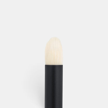 Shop Rescue Spa Eye Shadow Brush II with soft white cruelty-free nylon bristles and a black lacquered handle.
