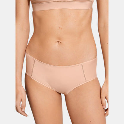 Shop Rescue Spa MONICA low rise boy shorts in nude recycled polyamide jersey with side Vous-et-Moi stitching