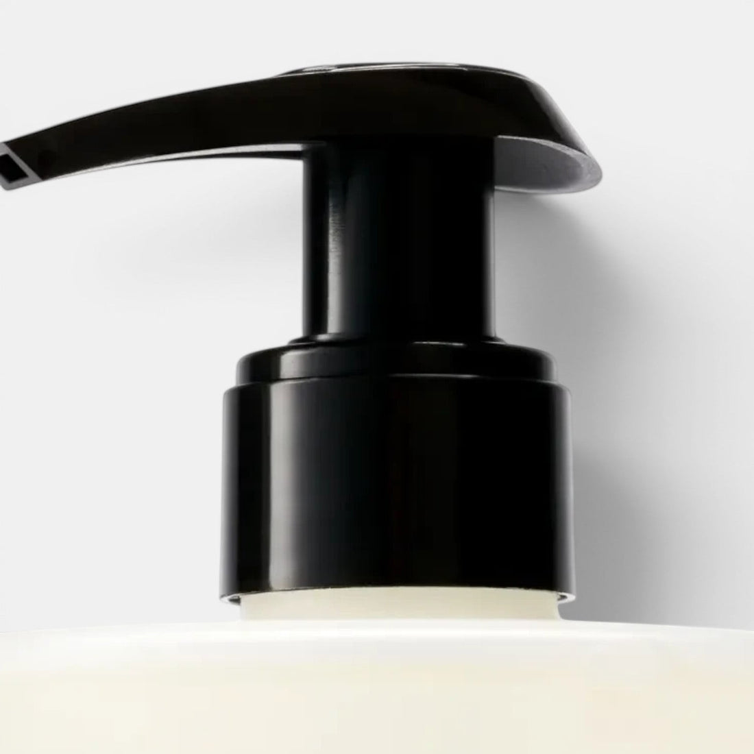 Shop Rescue Spa Tulipmania Hand Wash with black pump dispenser, 450ml bottle.