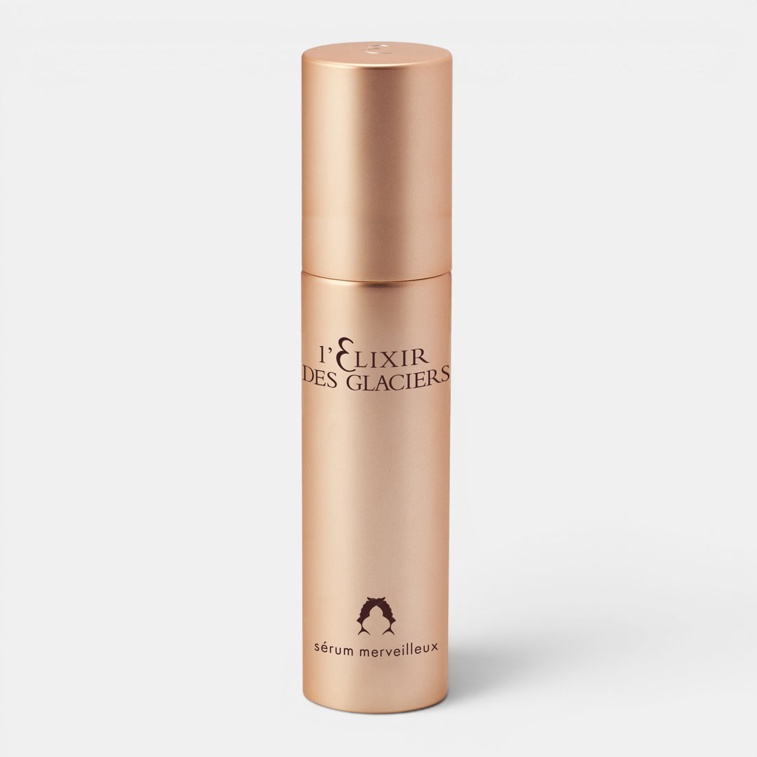 Valmont Serum Merveilleux positioned upright with a white background in a golden bottle. A serum that remineralizes, boosts radiance, smooths and firms.